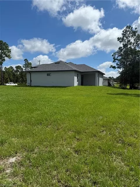 Exterior - 1104 Garibaldi St E, Lehigh Acres, FL 33974 photo 4 of 4