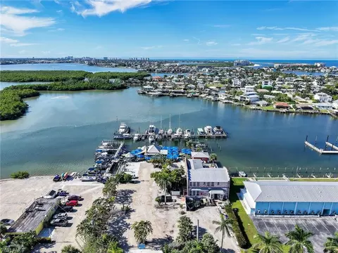 View/Area - 405 Grenada Ave, Naples, FL 34113 photo 6 of 12