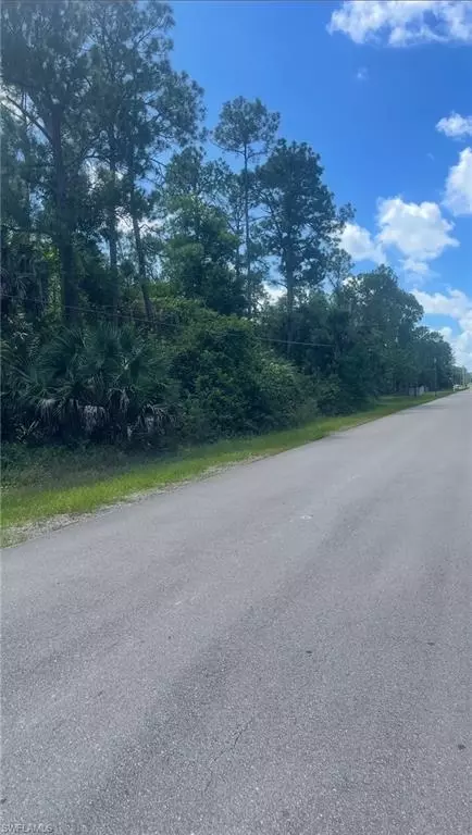 25 Th St SW, Naples, FL 34120