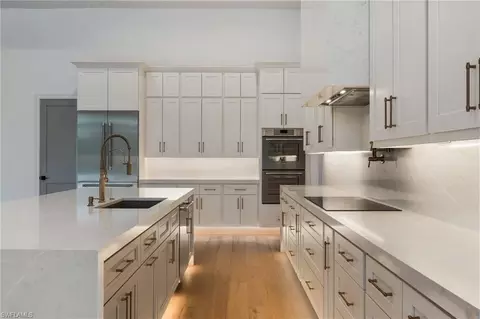 Kitchen - 162 Jung Blvd E, Naples, FL 34120 photo 5 of 6