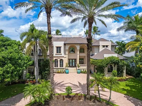 651 21st Ave S, Naples, FL 34102