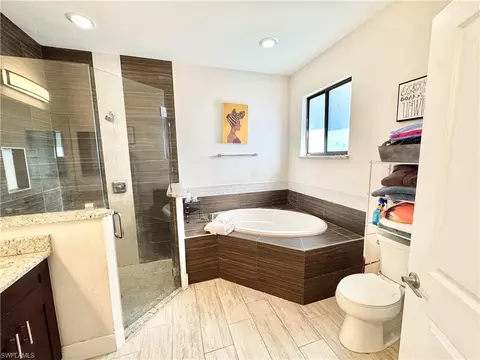 Bath - 3232 4th Ave SE, Naples, FL 34117 photo 2 of 3