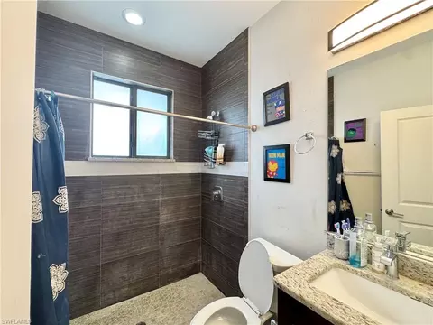 Bath - 3232 4th Ave SE, Naples, FL 34117 photo 3 of 3
