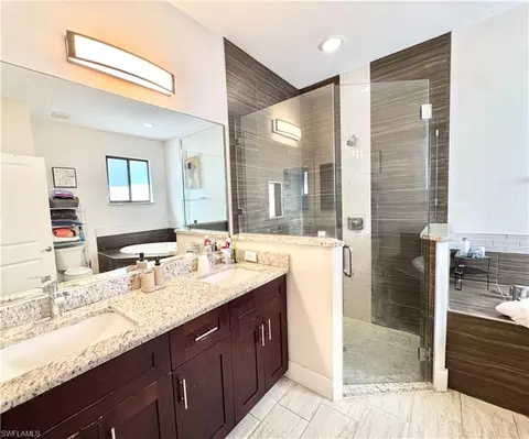 Bath - 3232 4th Ave SE, Naples, FL 34117 photo 1 of 3