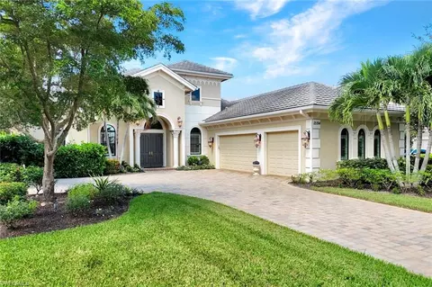 12194 Wicklow Ln, Naples, FL 34120 photo 2