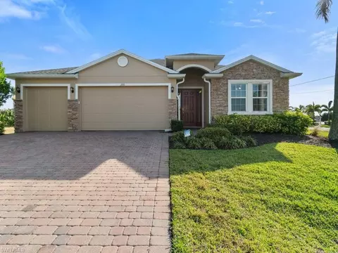 2911 SW 25th Pl, Cape Coral, FL 33914