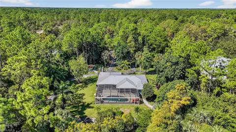 410 6th St NE, Naples, FL 34120
