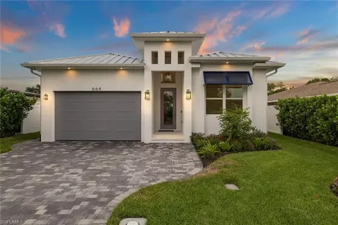 664 100th Ave N, Naples, FL 34108