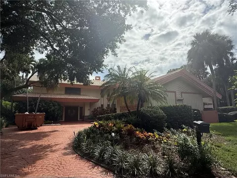 724 Bay Tree Ct, Naples, FL 34108