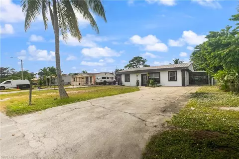 3506 Caloosa St, Naples, FL 34112