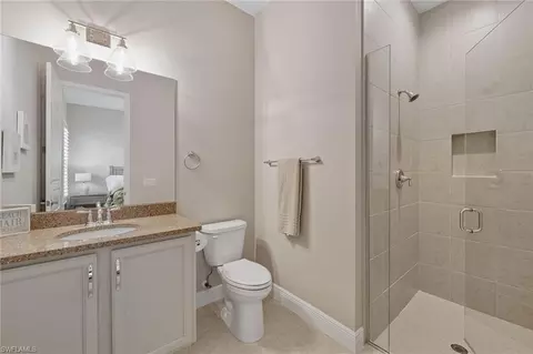 Bath - 3199 Cotuit Ln, Naples, FL 34114 photo 3 of 4