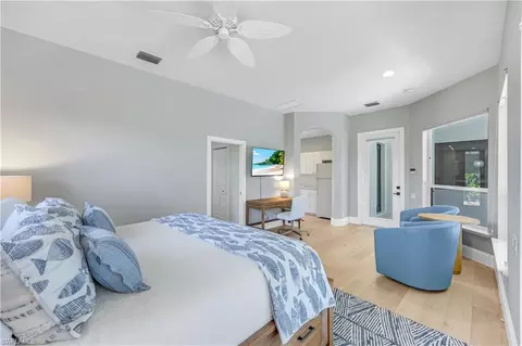 237 Charleston Ct, Naples, FL 34110 photo 22