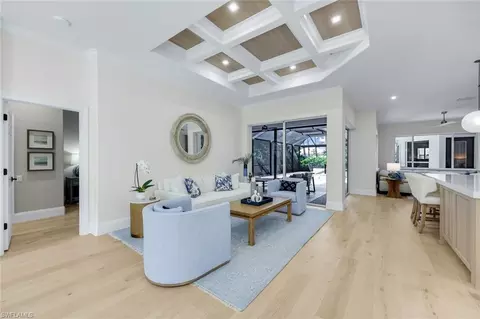 237 Charleston Ct, Naples, FL 34110 photo 2