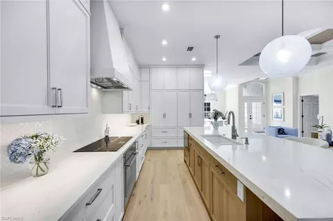 237 Charleston Ct, Naples, FL 34110 photo 7
