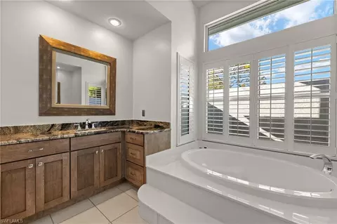 Bath - 812 Arrowhead Ln, Naples, FL 34108 photo 1 of 3