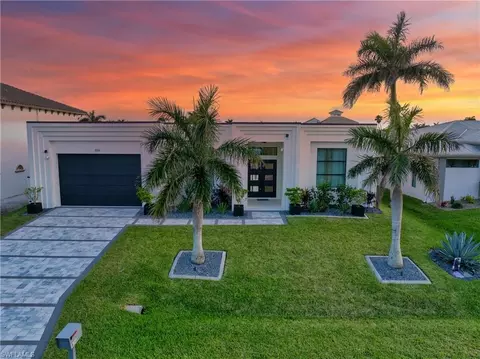 836 Miramar Ct, Cape Coral, FL 33904