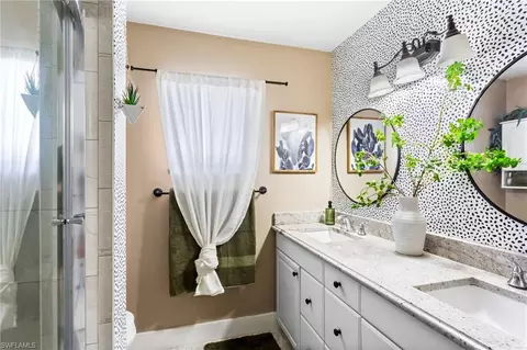 Bath - 205 Madison Dr, Naples, FL 34110 photo 3 of 4