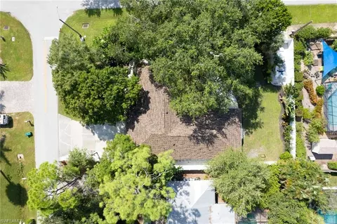 View/Area - 205 Madison Dr, Naples, FL 34110 photo 2 of 5