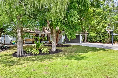 Exterior - 205 Madison Dr, Naples, FL 34110 photo 2 of 8