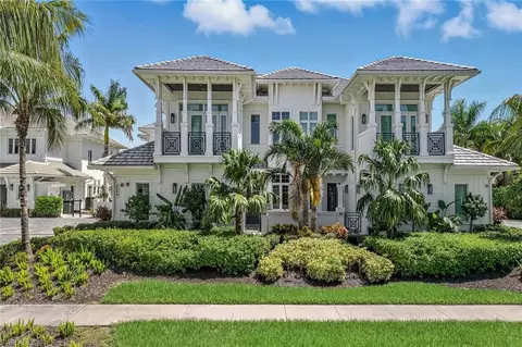 3290 Dorado Ln #201, Naples, FL 34114