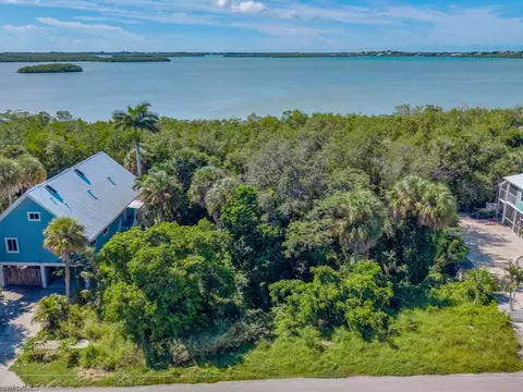 1989 Sheffield Ave, Marco Island, FL 34145