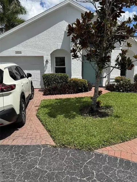 3516 Magenta Ct #15, Naples, FL 34112