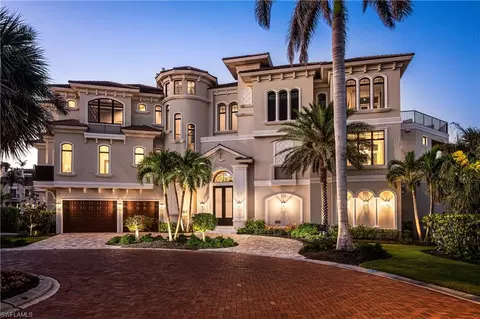 171 Topanga Dr, Bonita Springs, FL 34134