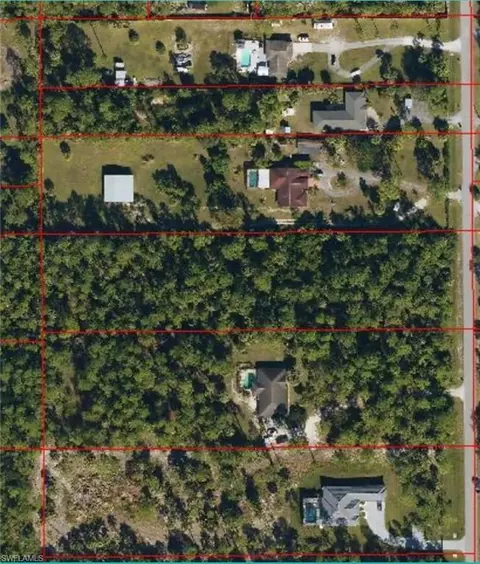 161 4th St SE, Naples, FL 34117