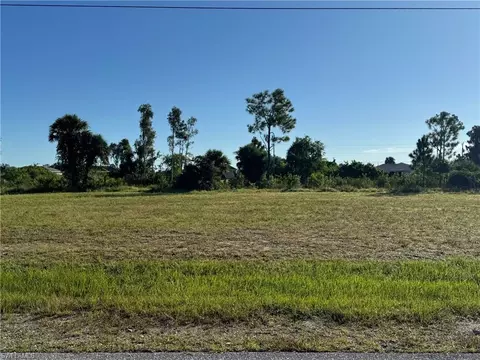 3745 NE 14th Pl, Cape Coral, FL 33909