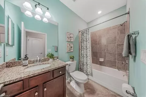 Bath - 19862 Bittersweet Ln, Estero, FL 33928 photo 4 of 4