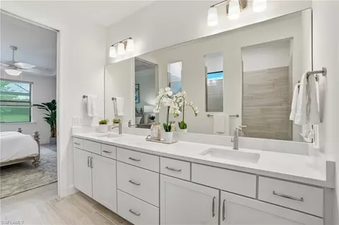 Bath - 1778 Terreno Blvd, Naples, FL 34120 photo 1 of 3