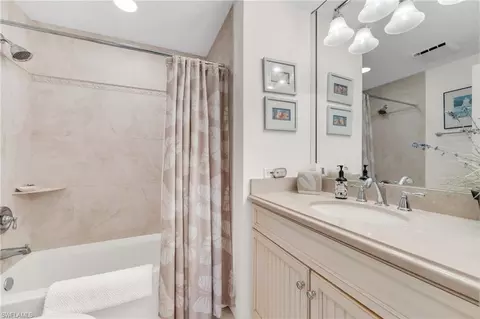 Bath - 496 Edgemere Way E #1, Naples, FL 34105 photo 2 of 2