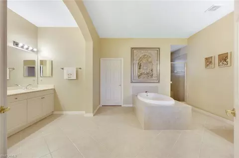 Bath - 3530 Lansing Loop #202, Estero, FL 33928 photo 3 of 4