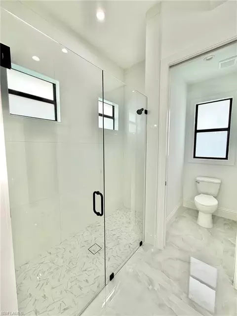 Bath - 2135 Della Dr, Naples, FL 34117 photo 2 of 3