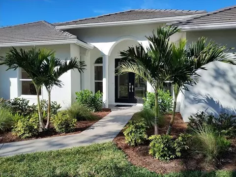 1909 Fairfax Cir, Naples, FL 34109
