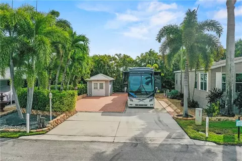 5551 Brightwood Dr, Fort Myers, FL 33905