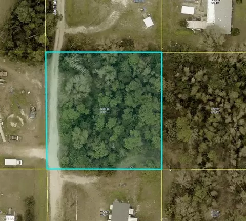 8101 Cook Dr, North Fort Myers, FL 33917