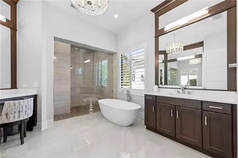 Bath - 11224 Five Oaks Ln, Naples, FL 34120 photo 2 of 4