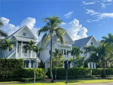 909 10th Ave S, Naples, FL 34102