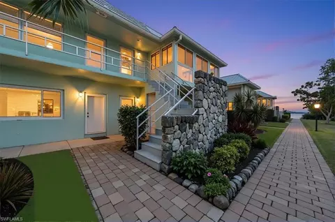 3225 E Riverside Dr #17A, Fort Myers, FL 33916