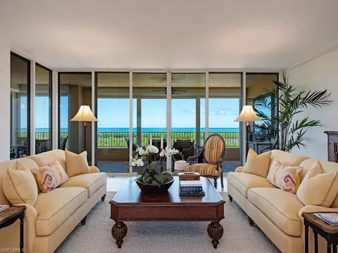 6597 Nicholas Blvd #803, Naples, FL 34108