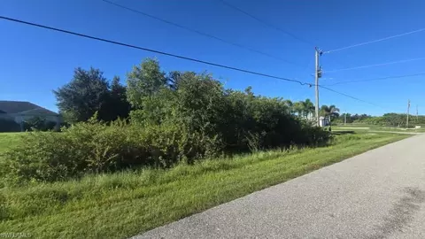 24 Th Ave NE, Naples, FL 34120