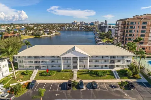 10682 Gulf Shore Dr #C102, Naples, FL 34108