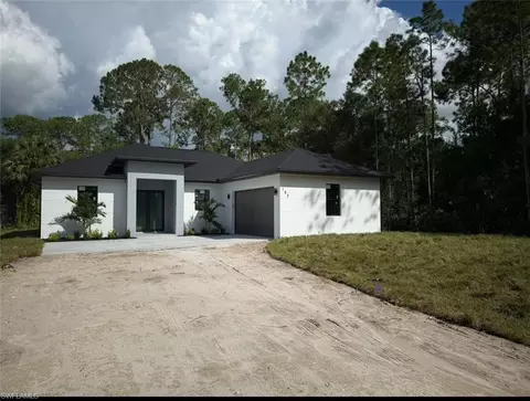182 10th St NE, Naples, FL 34120
