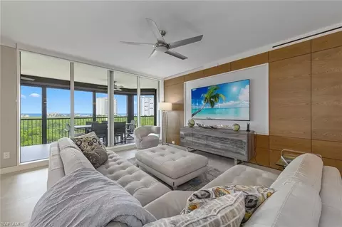 8960 Bay Colony Dr #502, Naples, FL 34108