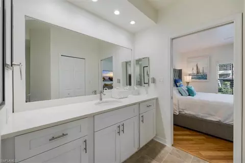 Bath - 545 11th Ave S #104, Naples, FL 34102 photo 2 of 4