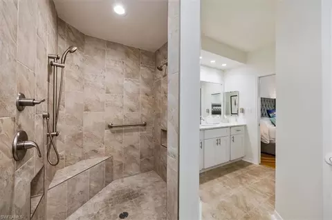 Bath - 545 11th Ave S #104, Naples, FL 34102 photo 3 of 4