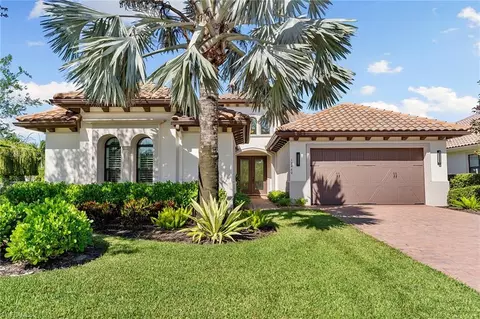 12460 Wisteria Dr, Naples, FL 34120