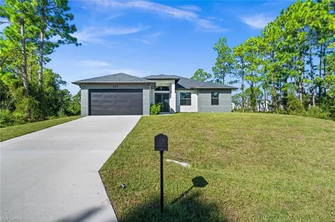 552 Cottonwood Ave S, Lehigh Acres, FL 33974