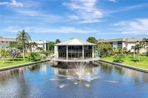 View/Area - 788 Park Shore Dr #E39, Naples, FL 34103 photo 3 of 7